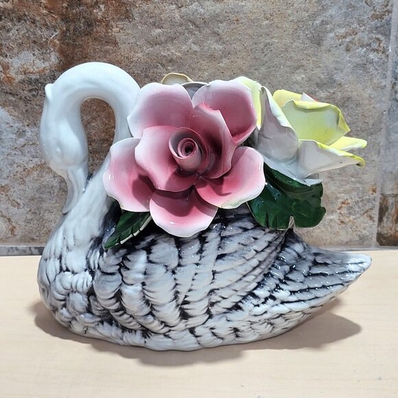 Capodimonte Swan Floral Bouquet of Roses Centerpiece Figurine